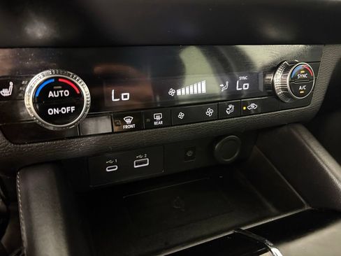 Used 2024 Mitsubishi Outlander SE FWD image 31
