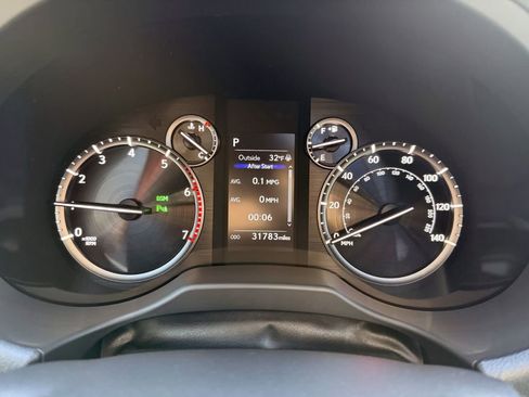 Used 2023 Lexus GX 460 Premium image 18