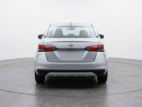 Used 2025 Nissan Versa SV FWD image 7