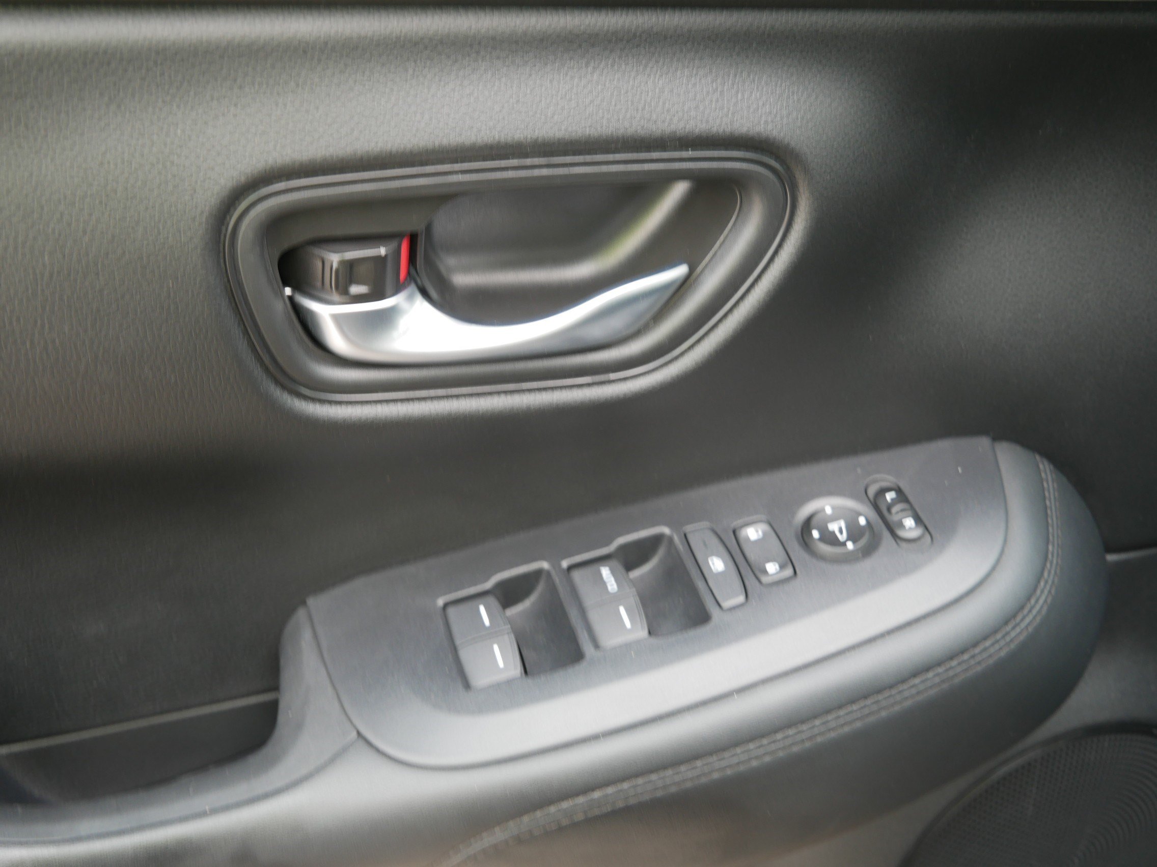 Certified 2025 Honda HR-V LX image 19