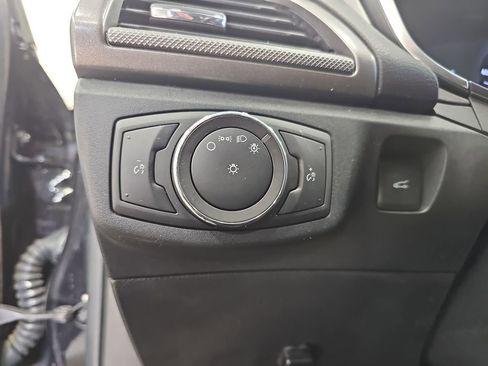Used 2020 Ford Fusion SE FWD image 23