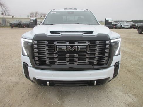 New 2026 GMC Sierra 2500 Denali Ultimate w/ Max Trailering Package image 12