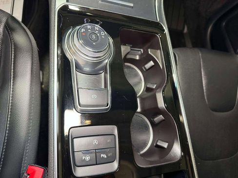 Used 2020 Ford Edge Titanium w/ Equipment Group 301A AWD/4WD image 15