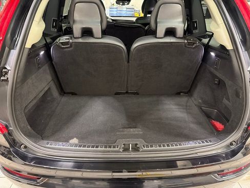 Used 2020 Volvo XC90 T6 Momentum w/ Protection Package image 25