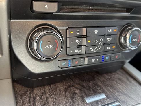 Used 2017 Ford F350 Lariat w/ Chrome Package image 53