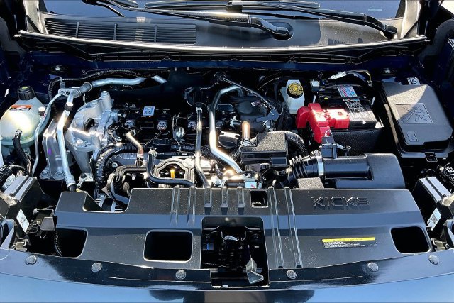 Used 2025 Nissan Kicks SR FWD image 28