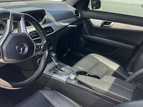 Used 2013 Mercedes-Benz C 250 Sedan image 10