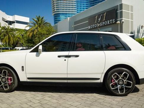 Used 2024 Rolls-Royce Cullinan image 36