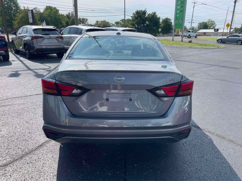 Used 2024 Nissan Altima 2.5 SV FWD image 6