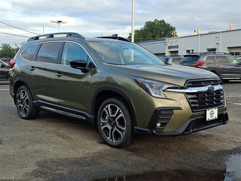 New 2025 Subaru Ascent Limited image 2
