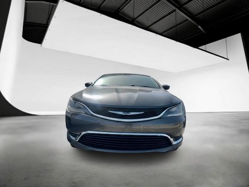 Used 2016 Chrysler 200 Limited image 3