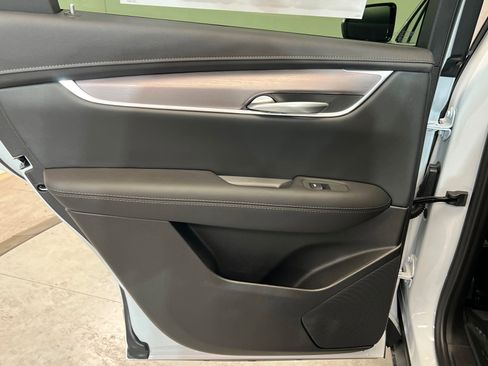 New 2026 Cadillac XT5 Luxury w/ LPO, Floor Liner Package AWD/4WD image 19