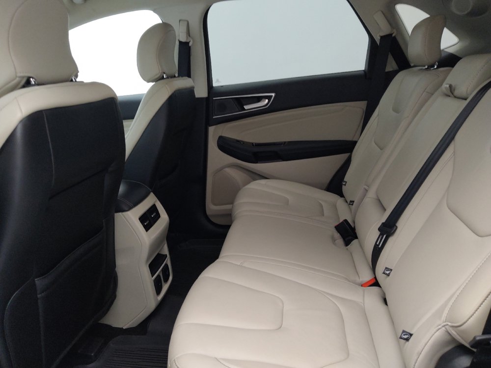 Used 2019 Ford Edge Titanium w/ Cold Weather Package AWD/4WD image 18
