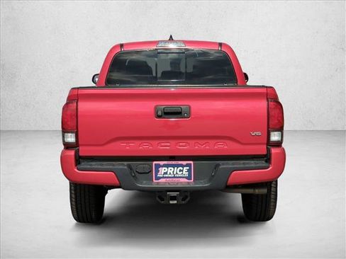 Used 2022 Toyota Tacoma SR5 w/ Technology Package image 7