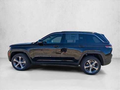 New 2026 Jeep Grand Cherokee Limited w/ Trailer Tow Package AWD/4WD image 4