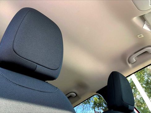 Used 2023 Jeep Renegade Latitude w/ Premium Group image 13