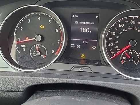 Used 2018 Volkswagen Golf S image 18