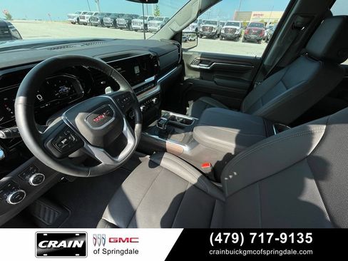 Used 2024 GMC Sierra 1500 SLT w/ SLT Premium Package AWD/4WD image 10