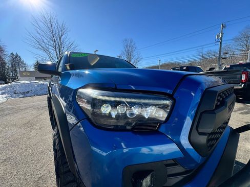 Used 2017 Toyota Tacoma TRD Off-Road w/ Tow Package AWD/4WD image 32