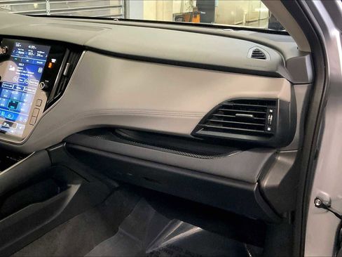 Used 2025 Subaru Outback Premium image 18