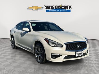Used 2017 INFINITI Q70 3.7 w/ Technology Package