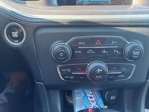 Used 2019 Dodge Charger SXT w/ Plus Group image 11