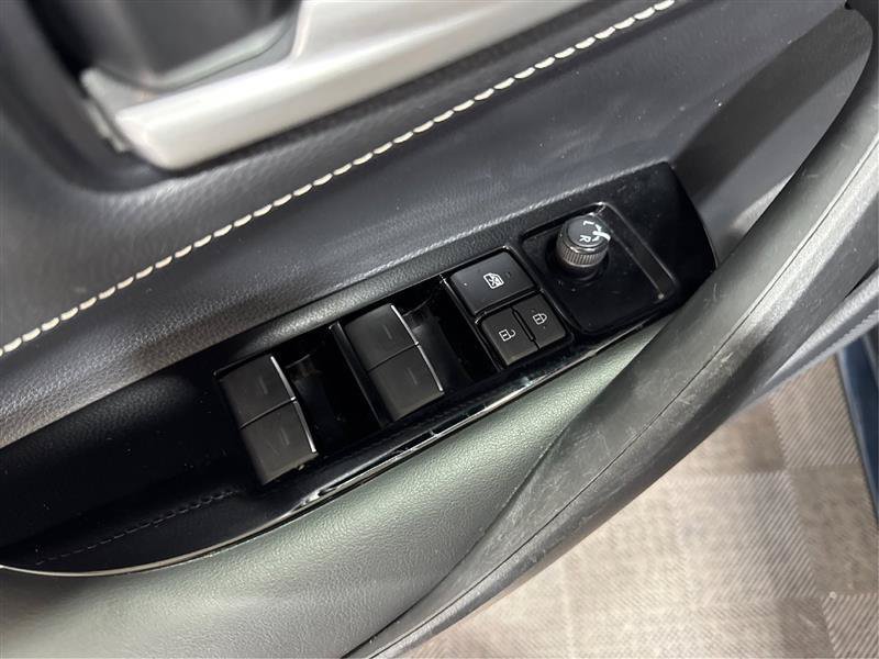 Used 2022 Toyota Corolla SE FWD image 30