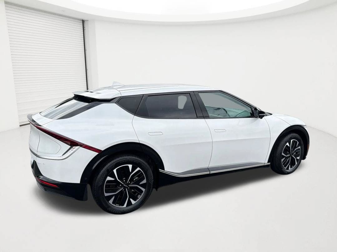 Used 2023 Kia EV6 Wind w/ Wind Technology Package AWD/4WD image 5