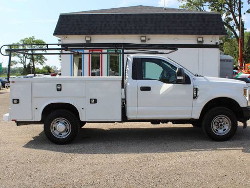 Used 2019 Ford F250 XL w/ Power Equipment Group AWD/4WD image 4