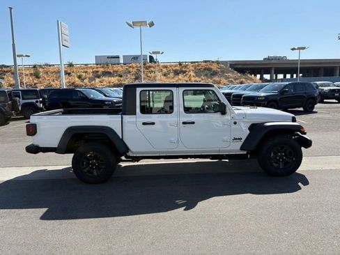 New 2026 Jeep Gladiator Sport AWD/4WD image 8
