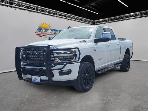Used 2025 RAM 2500 Laramie AWD/4WD image 1
