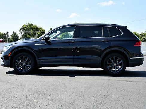 Used 2022 Volkswagen Tiguan SE FWD image 4