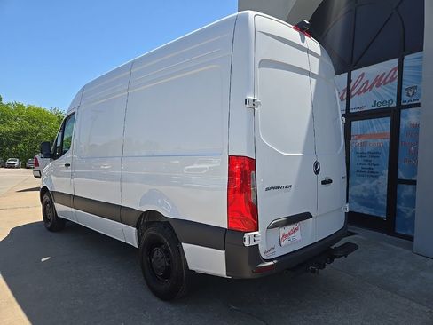 Used 2025 Mercedes-Benz Sprinter 2500 image 7