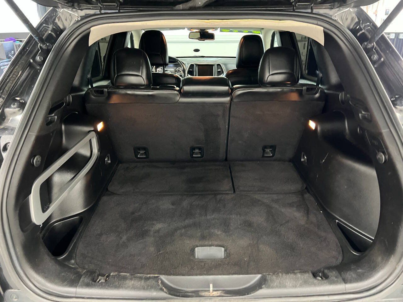Used 2016 Jeep Cherokee Limited AWD/4WD image 12