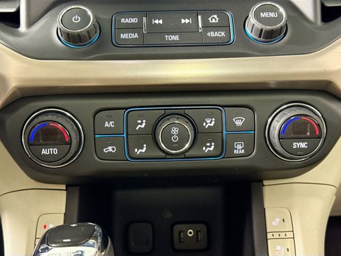 Used 2018 GMC Acadia Denali w/ Technology Package image 17