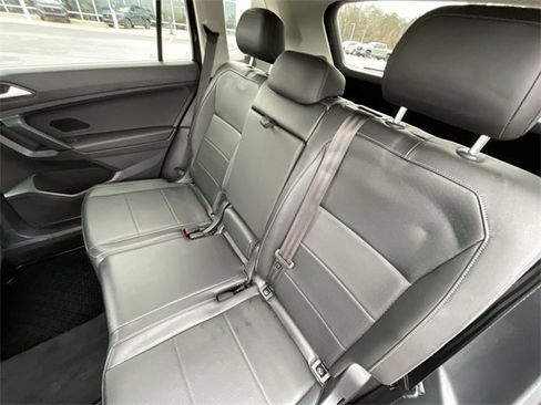 Used 2019 Volkswagen Tiguan SE image 21