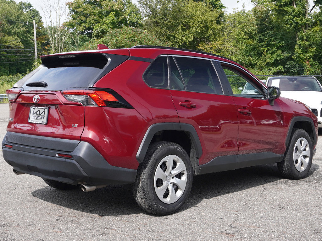 Used 2020 Toyota RAV4 LE FWD image 7