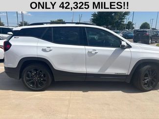 Used 2022 GMC Terrain SLT w/ Infotainment Package II FWD video 2