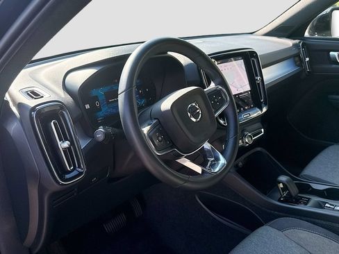 Used 2024 Volvo XC40 B5 Core AWD/4WD image 30