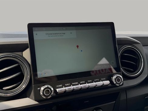 Used 2016 Toyota Tacoma TRD Sport w/ Towing Package image 43