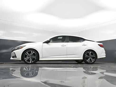 Used 2023 Nissan Sentra SR w/ SR Premium Package FWD image 39