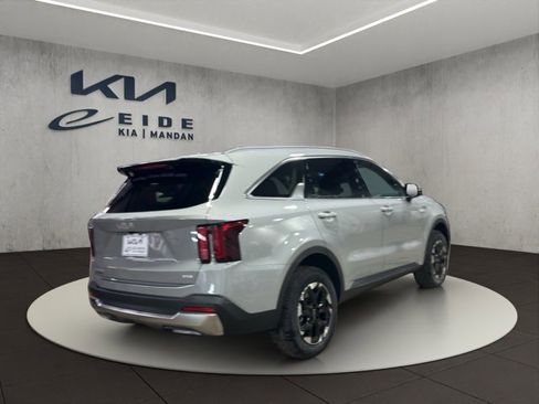 New 2026 Kia Sorento S image 5