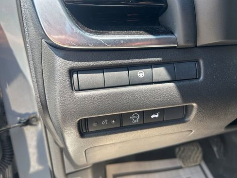 Used 2024 Nissan Rogue SL AWD/4WD image 17