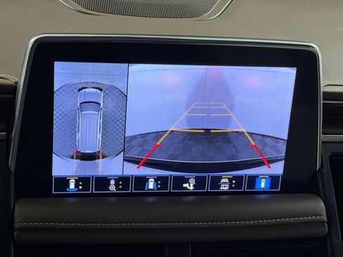 Used 2021 Chevrolet Suburban High Country image 19