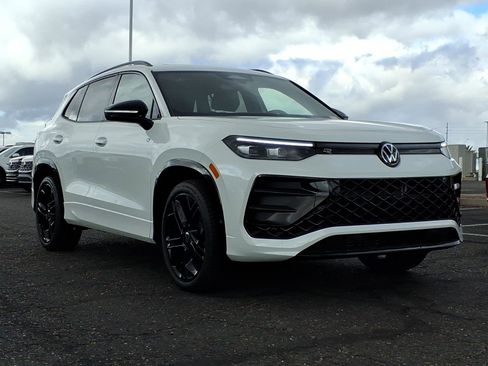 New 2026 Volkswagen Tiguan SE R-Line image 1