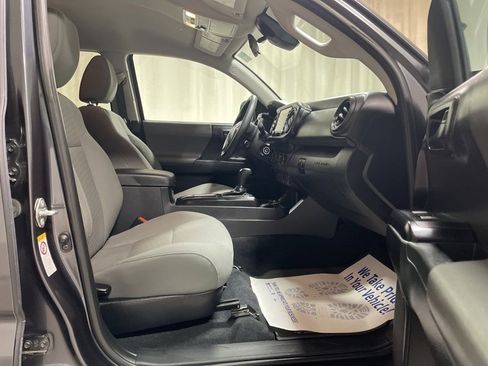 Used 2020 Toyota Tacoma SR image 12