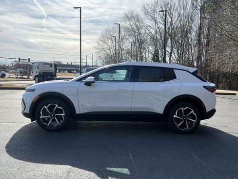 New 2026 Chevrolet Equinox EV LT AWD/4WD image 6