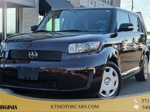 Used 2010 Scion xB image 1