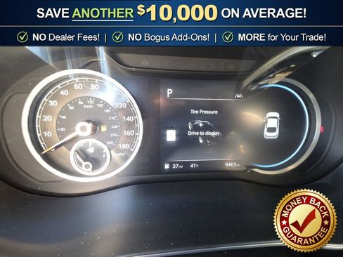 Used 2025 Genesis G70 2.5T image 19