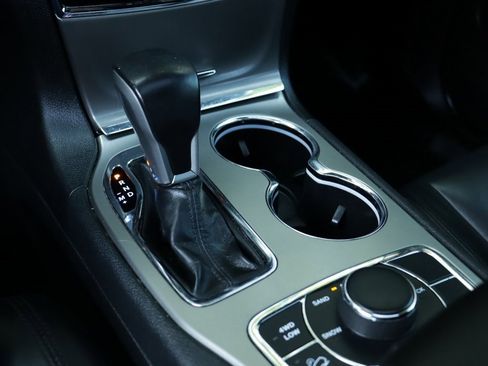 Used 2020 Jeep Grand Cherokee Limited w/ Premium Lighting Group image 22